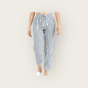 High Rise Tapered Leg Pants By American Eagle Outfitters Size 6 Regular